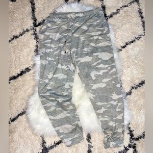 Lounge pants from Catos